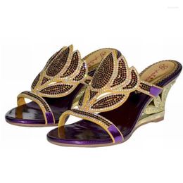 Slippers 2024 Summer Bling Crystal Woman Fashion Gold Purple Sexy Wedge Rhinestone Sandals Cut-outs Flower Heels Shoes