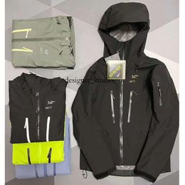 2024 ARC Designer Jacket Mens Windbreak Waterproof Jackets Plus Size Lightweight Softshell Raincoat Puffer Hooded Outdoor Hiking Clothes 66