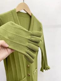 Casual Dresses 2024 High End Green Knitted Dress Women's V Neck Long Sleeve S Letter Metal Buttons Slimming Fashion Female Luxury