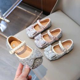 Flat shoes 2024 Spring New Children Shoes Girls Princess Glitter Baby Dance Casual Toddler Girl Sandals H240504