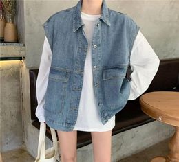 2020 New New Loose Denim Vest Oversize Big Pocket Sleeveless Jean Coat Turndown Collar Single Breasted Female Waistcoat Outwear1285780