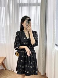 Party Dresses "Romantic And Elegant" Sequin Embroidered Pattern High End Customised Black Deep V-neck Sexy Women's Dress