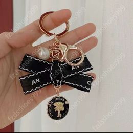 Designer Keychain Bag Charm Fashion Trend Car Keyring Flower Pearl Keychain High Quality Giveaway Gift Nice3