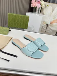 2024 New triangle Straw weave Slipper sandal platform Raffias Slippers Designer womans mens Summer 0425
