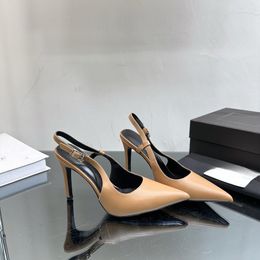 Topuk Sandallar Yüksek Topuklu Tasarımcı Ayakkabı Topuklar Paris Elbise Klasikler Kadın Topuklar Siyah Altın Altın Düğün Dipleri