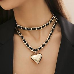 Choker Punk Hollow Acrylic Heart-shaped Pendant Necklace Trendy Leather Rope Wrapped Metal Chain Women Eelegant Party Jewelry