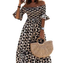 Basic Casual Dresses French fashion womens short sleeved strapless large hem womens flat bottomed dress casual design womens beach dress Q240430