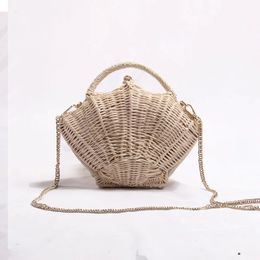 Shell-shaped chain small Messenger Bag rattan woven ins shoulder portable beach vacation Straw bag 240420