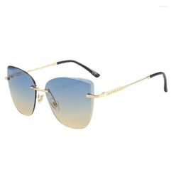 Sunglasses Luxury Rhinestone Cateye Rimless Brand Designer Big Diamond Sun Glasses Pink Shades For Women Fashion Eyeglasses9088284