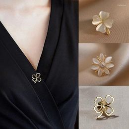 Brooches ERQI Fashion Brooch Cute Flower Bow For Women Metal Pins Clothes Crystals Broche Sweater Coat Clothing Accessories