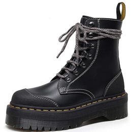 2024 Boots Designer Boot Martin Men Men Women Sneakers Тройные белые классические лодыжки короткие пинетки зима снег на открытом воздухе теплые ботинки на колене 81