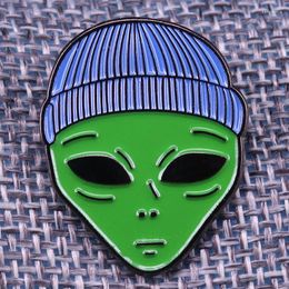 Brooches Green Alien Pin Outer Space ET Brooch Funny Movie Fans Gift Science Astronomy Jewelry Novelty Decor