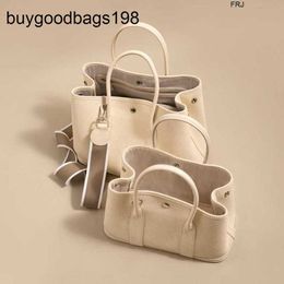 Designer Garden Party Bags Bag Light Luxury Large Capacity Tote Female Summer White Portable Commuting Have Logo Ra39