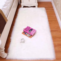 Carpets Soft Sheepskin Plush Carpet Imitation Bedside Mat Bedroom Decoration Sofa Cushion White Rugs Red Living Room Fur