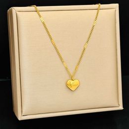 Love Necklace New Womens Summer Collarbone Chain Simple and Colorful Light Luxury Neckchain Peach Heart Titanium Steel Jewelry