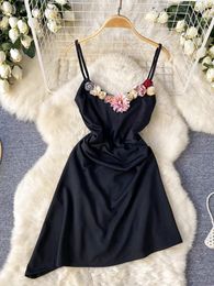 Casual Dresses French Romantic Black Camisole Dress 2024 Women's Summer Three Dimensional Flower Slim Waist Short Female Mini Skirt