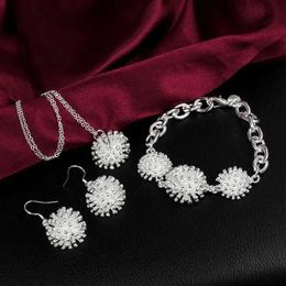 Set di gioielli da sposa Bracciale a catena di orecchini a fiori in argento in argento sterling set per la donna Fashion Engagement Charm H240504