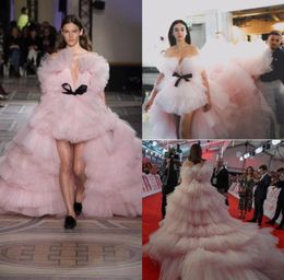 Amazing Pink MultiLayer Prom Dresses High Low Tiered Court Train Celebrity Evening Gowns With Black Bow Custom Made Soft Tulle Pa7735762
