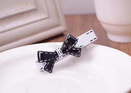 6X15CM Black and white acrylic Bow hair clips C hairpin one word clip for ladies Favourite head ornament Jewellery Accessories vip g3613324