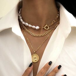 Pendant Necklaces Thick chain with coin pendant necklace set suitable for womens laminated imitation pearl fashion 2024 Jewellery accessories Q240430