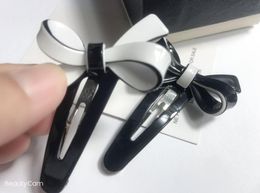 New 35X75cm Acrylic C Letter Hair Clips Black White Bow Hairpin Barrettes Wig Ladys Hair Collection Jewelry Counter Girls Gift 65607359