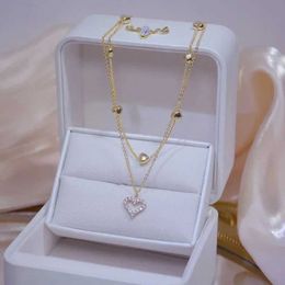 Pendant Necklaces 2024 New Gold Double layered Heart Necklace Zircon Womens Clavik Chain Elegant and Charming Wedding Pendant Fashion Jewellery Q240430