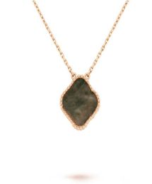 Pendant Necklaces Fourleaf clover Necklace for women 18K rose gold color clavicle chalcedony Vanclavicle chain4108963