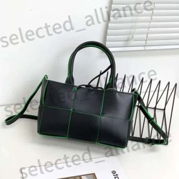 Classic Shoulder Basket Ladies Fashion Bags Botega Venetta Check Weave Underarm Bag Tote New 25cm Bottegaa Bag Cross Woven Handbag 575