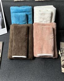 Designer Bath Towel Set Coral Velvet Fashion Towels Face Towels Luxury Wash Absorbent Men Womens Unisex Towel7246001