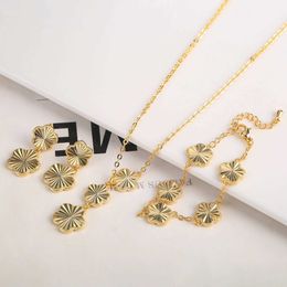 Wedding Jewelry Sets Metal New Design Shining Plum Blossom Plant Five Leaf Flower Set For Women Luxury Temperament Gift Y2K Style Clover H240504