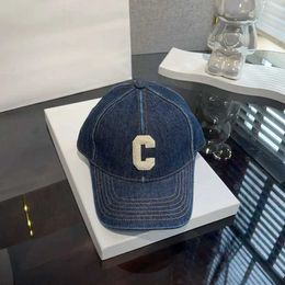 Ball Caps New Denim Baseball Hat Fashion Letter Made Old Cloth Duck Tongue Hat Mens and Womens Summer Outdoor Sunshade Hat BQ2024 T240429