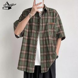 Men's Casual Shirts Summer Short-sleeved Shirt Men Women Japanese Checked Loose Cardigan Tops Vintage Pocket Lapel Unisex Couple Jacket