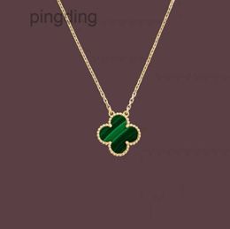 Fashion Pendant Necklaces for women Elegant 4/Four Leaf Clover locket Necklace Highly Quality Choker chains Designer Jewelry 18K Plated gold girls Gift