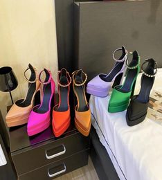 Women Sandals Brand Designer Pumps Luxury Satin Cloth Crystal Buckle Spring Summer Female Party Runway Shoes Round Toe Women Platf6752739