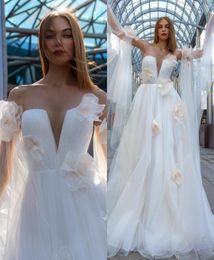 Elegant Long Sweetheart Tulle Wedding Dresses with Hand Made Flower A-Line Ivory Sleeveless Sweep Train Lace Up Back Simple Bridal Gowns with Pockets for Women