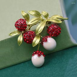 Brooches Creative Women Men Classic Enamel Lichee Pins Plant Fruit Exquisite Design Badges Jewelry For Lady Party Wedding