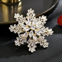 Brooches Fashion High-grade Crystal Snowflake Brooch Delicate Temperament Lady Metal Pin Dress Scarf Buckle Jewellery Clothing Accessories