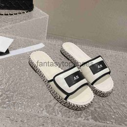 Channeles Summer Women Designer Sandals CF Luxury shoes Slippers Ringer Chain Black White Apricot Colour Leather Sandal Outdoor Beach Flat Woman fghfd