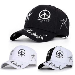 Ball Caps Graffiti Mens Rap Hip Hop Hat High Street Cool Versatile Curved Eaves Womens Unisex Fashion Sunshade Baseball Hat T240429