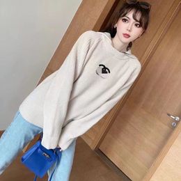 2024SS Autumn and Winter Popular Women's Luxury Brand Designer Sweater Women's Pullover Hoodie Soft Sticky CC Thickened Knitted Sweater Coat