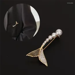 Brooches Trendy Luxury Brooch For Women High-end Cute Fish Tail Pearl Gender Pin Collar Button Scarf Buckle Accessories Party Gift