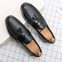 Casual Shoes High Quality Designer Men Leather Mens Tassel Loafers Flats Breathable Slip On Black Driving
