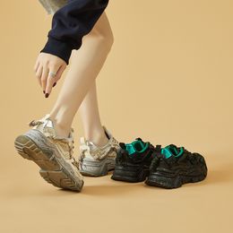 2024 Bahar Yeni çok yönlü gündelik deri sporlar Dayanıklı ve kir dirençli Dağcılık Ayakkabıları Yeni Ayakkabı Özellikleri