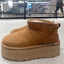 Stivali da neve classici Mini Ultra Mini per donne - Shearling di pelle di pecora da 5 cm in marrone nera di castagne carbone - comodi stivaletti invernali