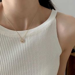 Pendant Necklaces Fashionable circular necklace cubic zirconia simple and fashionable Kravik chain suitable for womens wedding luxury 2024 Q240430