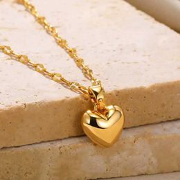 Pendant Necklaces Stainless steel heart-shaped necklace suitable for women 2024 new fashion lip chain simple pendant necklace Jewellery gift wholesaler Q240430