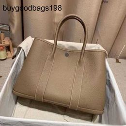 Designer Garden Party Bags 2024 New Fashion Genuine Leather Womens Large Capacity Bucket One Shoulder Portable Tote Bridal Wedding Have Logo Ynqv