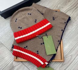 Chic Cashmere Scarves Hats Suit Men Women Designer Beanies Unisex Scarf Couple Knitted Skull Caps 2 Piece Set6776224