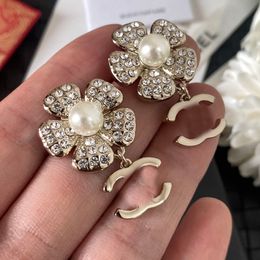 High-end Gold Plated Copper Luxury Brand Designers Letters Pendant Earring Women Luxury Flower Crystal Pearl Earring Love Gifts Back Stamp jewelry accessories