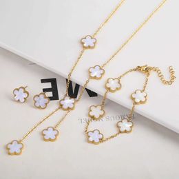 Wedding Jewelry Sets Gold Plated Stainless Steel Set Plum Blossom Plant Five Leaf Flower Bracelet Necklace Earrings Womens Luxury Gift Clover H240504